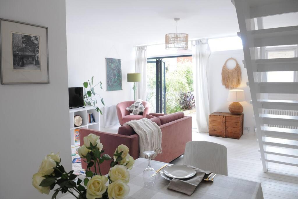 Light Filled Mid- Century 3 Bed Cottage In Dulwich Londyn Zewnętrze zdjęcie